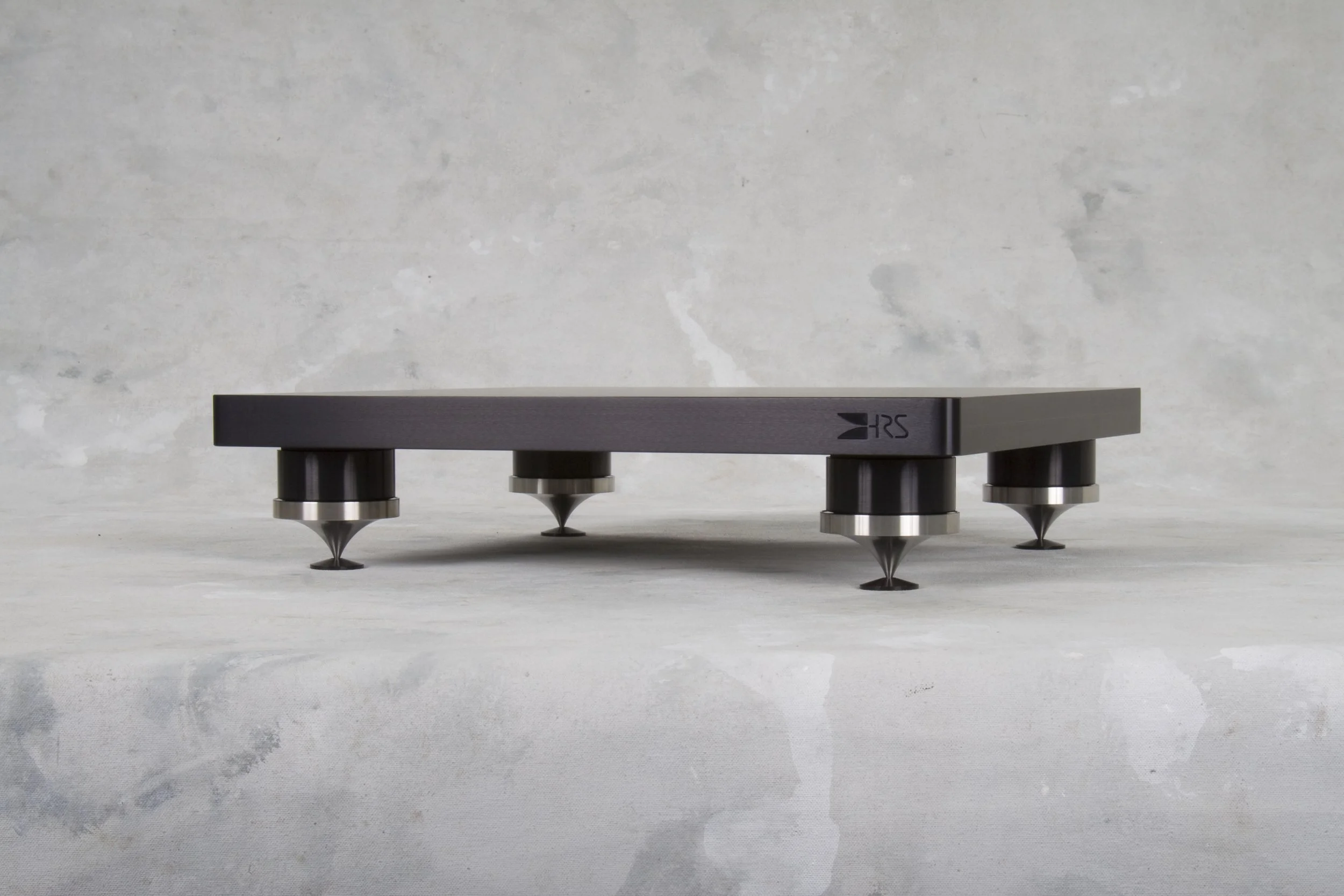 Black E1X-1921 Isolation Base with G7 Feet and G-Link .jpg